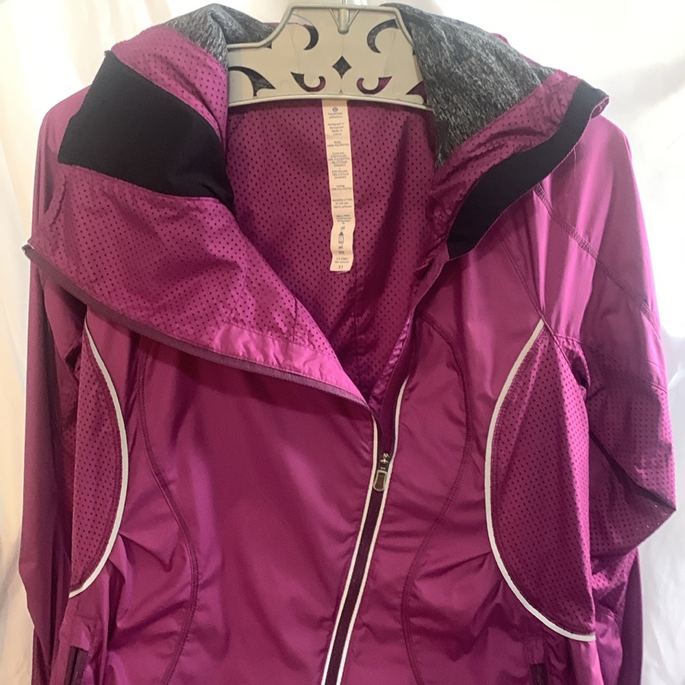 Lululemon Jacket - Picture 2 of 4